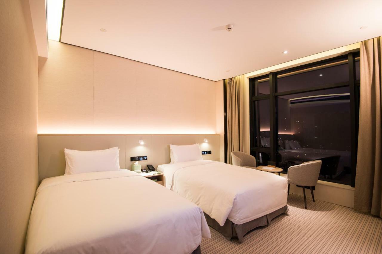 Virtuous World Hotel Фошань Экстерьер фото