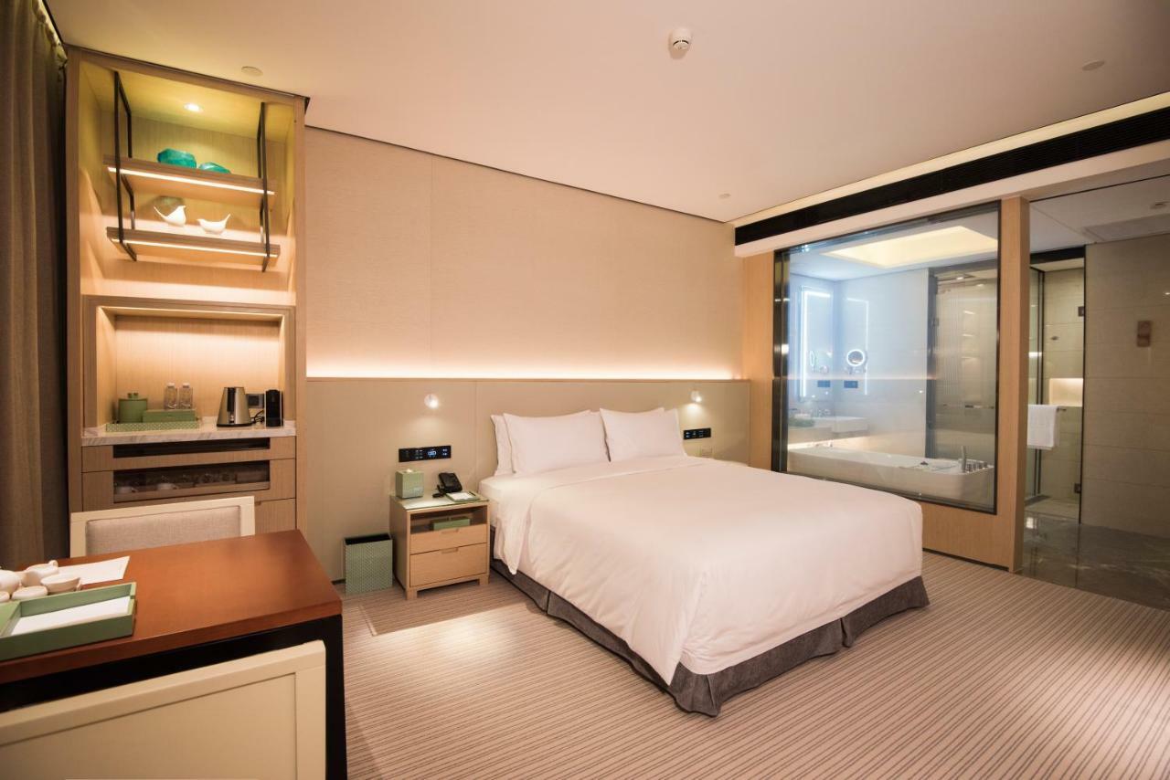 Virtuous World Hotel Фошань Экстерьер фото