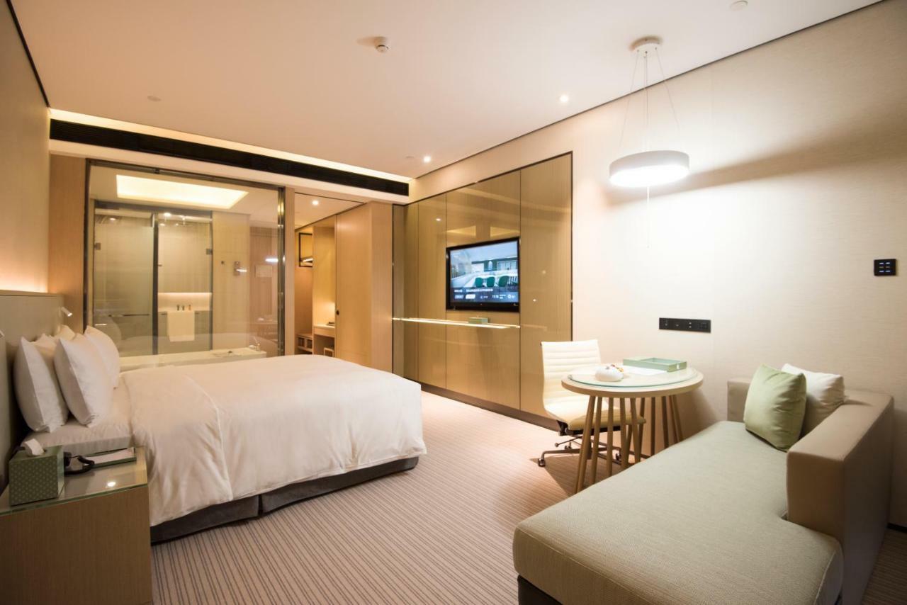 Virtuous World Hotel Фошань Экстерьер фото