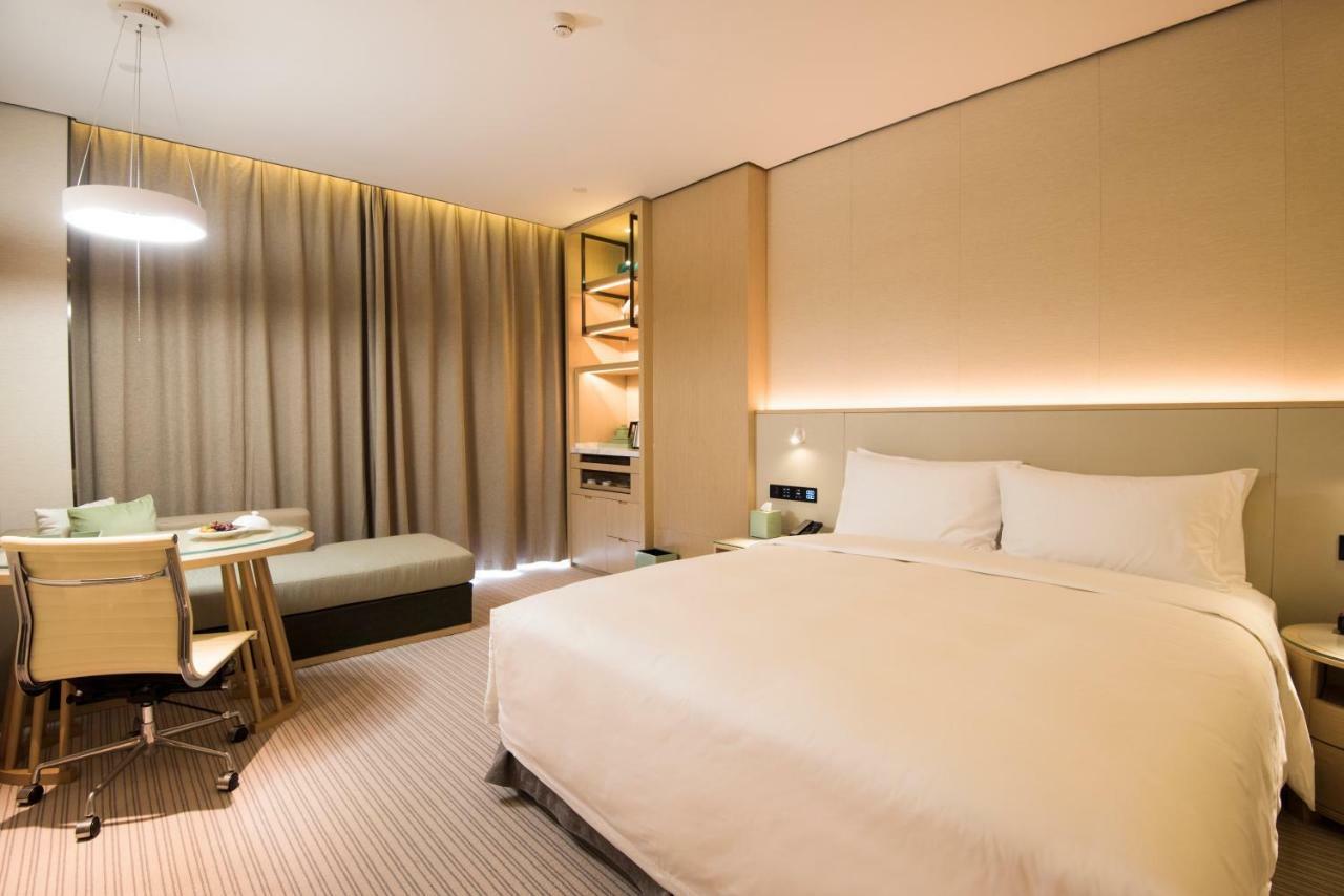 Virtuous World Hotel Фошань Экстерьер фото