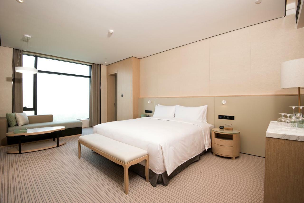 Virtuous World Hotel Фошань Экстерьер фото