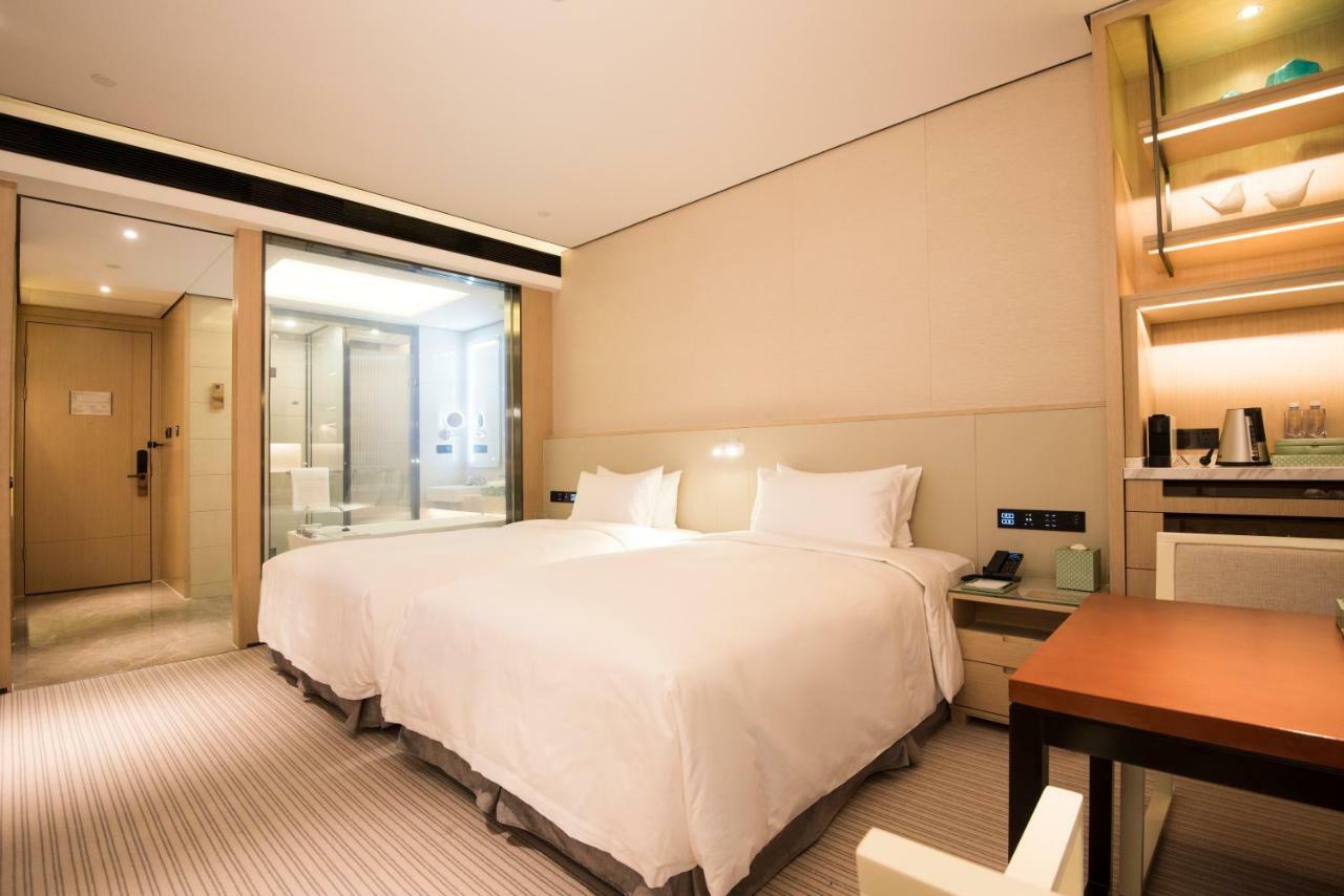 Virtuous World Hotel Фошань Экстерьер фото