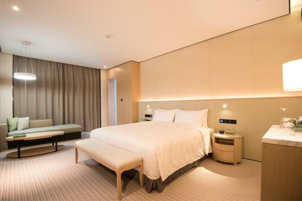 Virtuous World Hotel Фошань Экстерьер фото